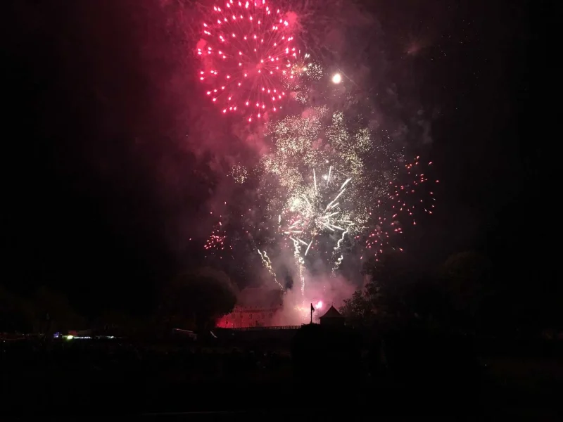 Feu d'artifice à Pompadour