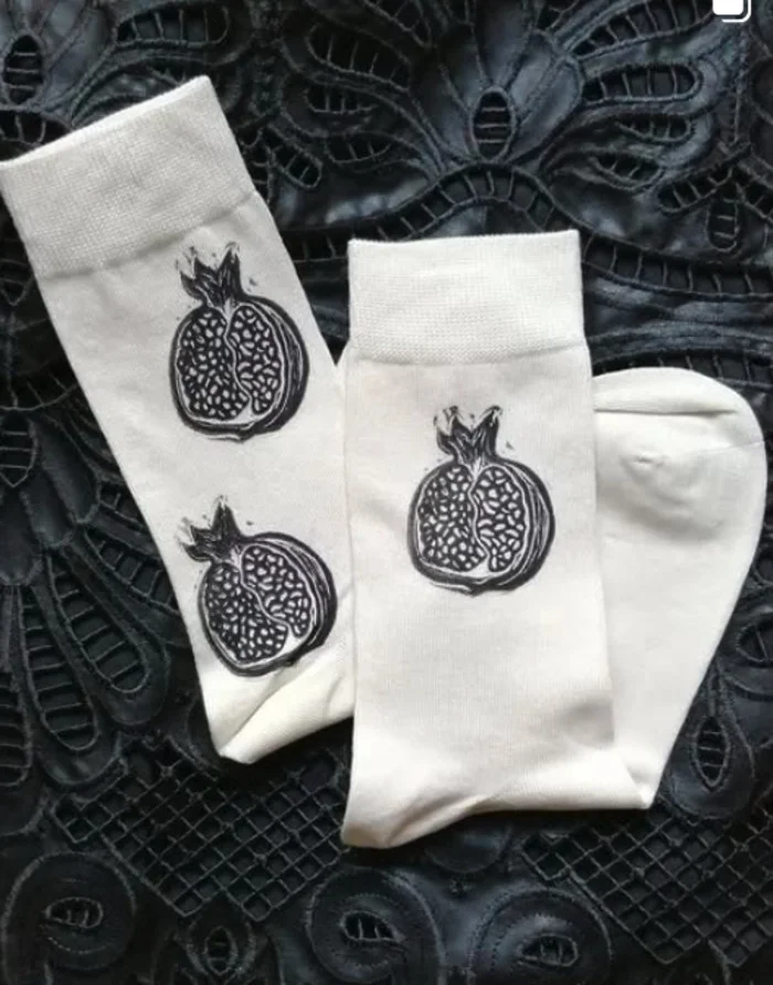 Linogravure sur chausettes