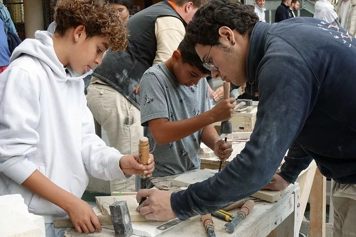 Atelier de gravure sur pierre