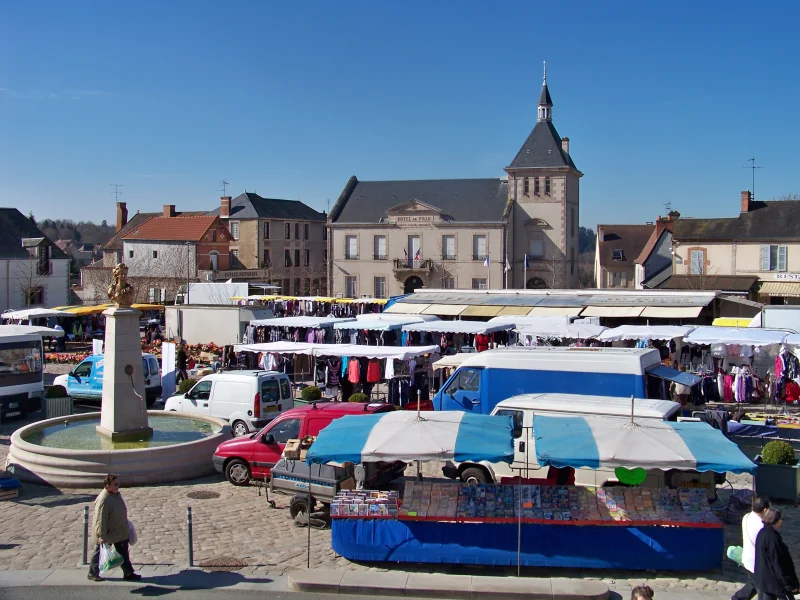 Marché estival semi nocturne