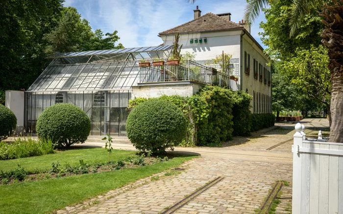 Visite de la serre et conseils pour vos plantes d'intérieur