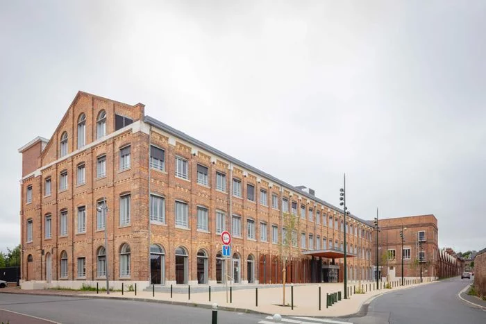 Levez les yeux ! Accueil exceptionnel au sein de l'institution judiciaire