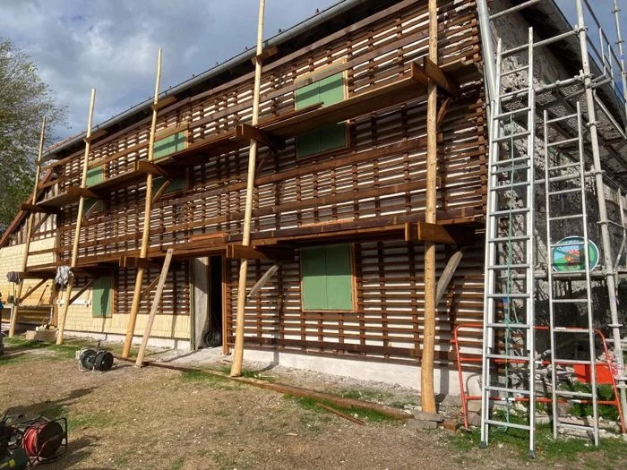 Chantier ouvert – Pose traditionnelle d’essis
