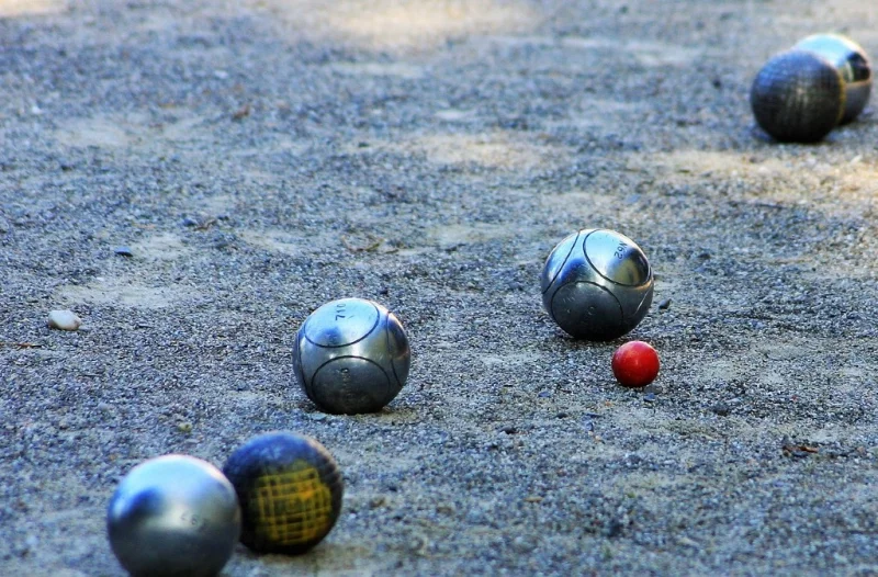 Concours de pétanque et soirée karaoké