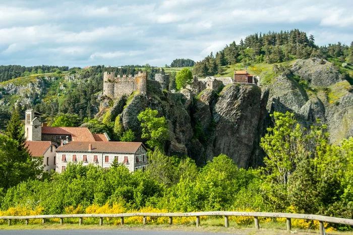 Visite libre du château fort d'Arlempdes