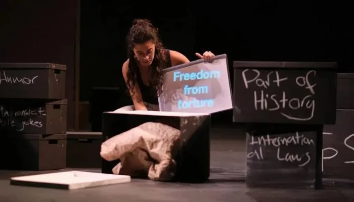 Théâtre : « LANGUAGE: NO BROBLEM » de et par Marah HAJ HUSSEIN.