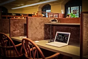 LA BIBLIOTHÈQUE À PORTÉE DE CLIC…