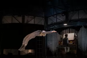 Cirqu'en Bus pour le spectacle Strano du Cirque Trottola