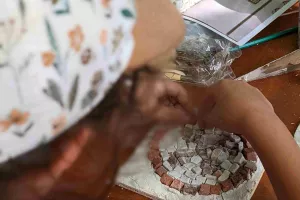 DE LA TESSELLE A LA MOSAIQUE