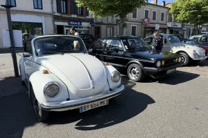 EXPOSITION DE VÉHICULES ANCIENS À RIEUMES