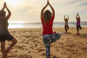 Découverte du yoga sur la plage