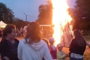 Feu de la Saint-Jean à Collonges-La-Rouge