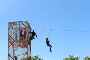 Cage à grimper et tyrolienne, réservation en ligne