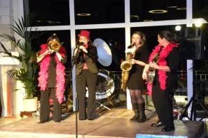 Concert Swing Ladies