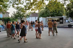 Initiation aux danses régionales