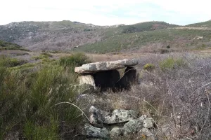 LES SENTIERS DE CLAIRE : MOLITG-LES-BAINS ET LE DOLMEN DU PLA DE L'ARCA