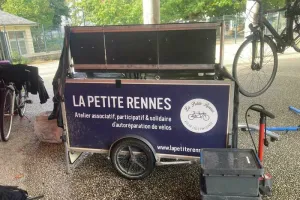 Atelier mobile participatif d'auto-réparation de vélo