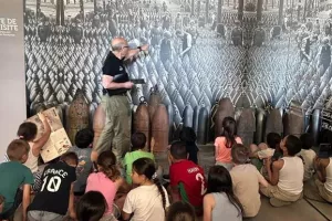 Visite guidée Mission Guerre et Paix : les collections à hauteur d'enfants