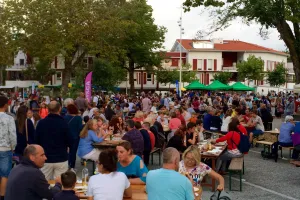 Repas au Marché des Producteurs de Pays à Biscarrosse-Ville