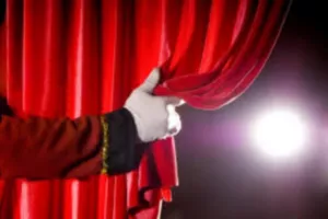 Théâtre : création et « Le dragon »
