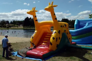 L'été en famille avec Ouest Limousin Tourisme - Château gonflable