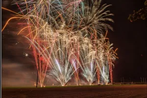 Course hippique et feu d'artifice