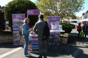 Le stand « tourisme & loisirs" Coteaux Béarn Madiran s’invite au marché !