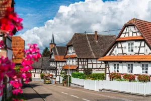 Bienvenue au village