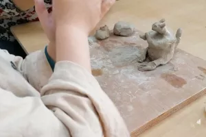 Atelier à la médiathèque "Au fil des mots" de Cérans-Foulletourte