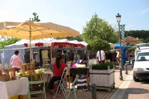 Marché de nuit à Eugénie-les-Bains