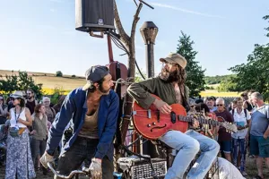 Festival au Village - Transhumance - Spectacle de garage