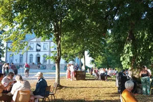 Apéro du vendredi au château de Carneville