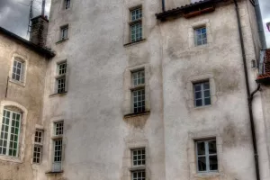 Ouverture de l'escalier Renaissance et des caves de l'hôtel de Houdreville