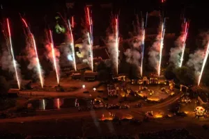 Spectacle son et lumière, Hier Un Village