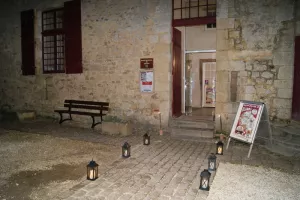 Visite à la lampe torche des collections