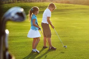 Les Ateliers enfants : Initiation au Golf en collaboration avec le golf de Roiffé