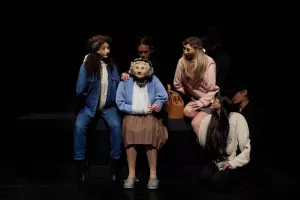 Théâtre-marionnnette   Juste Irena