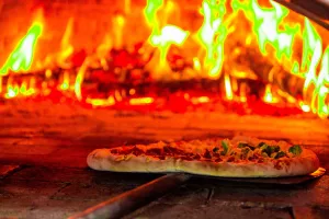 VIDE-GRENIERS ET PIZZAS CUITES AU FEU DE BOIS
