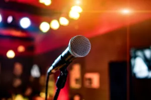 Café de l'Espace : Phonies Polies
