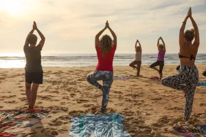 Découverte du yoga sur la plage