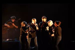 Villes en scène > La mort ne veut pas d'L - Un peu moins de gravité, Compagnie Sylvain GirO et le chant de la griffe