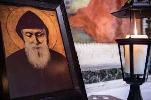 Priez avec Saint Charbel
