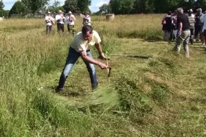 Concours de Fauchage à la faux à Nigresserre