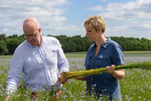 Démonstration de savoir-faire autour du lin à la Ferme Saint-Vaast