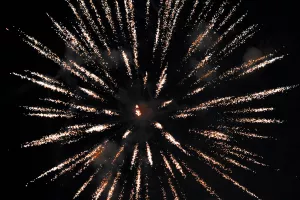Feu d'artifice à Cornac