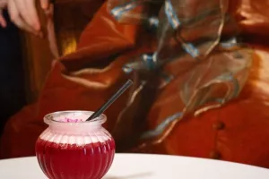 Cocktails de couleurs et de fleurs