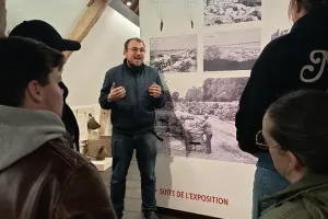 Instant "Système D-[DAY]. Quand les paysans normands réutilisent le matériel militaire de la seconde guerre mondiale"