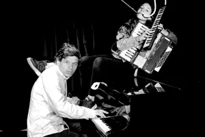 Spectacle inclassable ! (chanson déjantée et piano acrobatique)