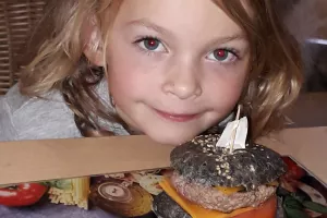 Atelier de cuisine participatif : le hamburger d'Halloween