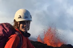 « Mesurer la viscosité de la lave au coeur des volcans » conférence de Oryaëlle CHEVREL